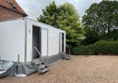 Marquees.Com | Modular and Clearspan Marquee Hire Cheshire and North West | Luxury marquee toilets